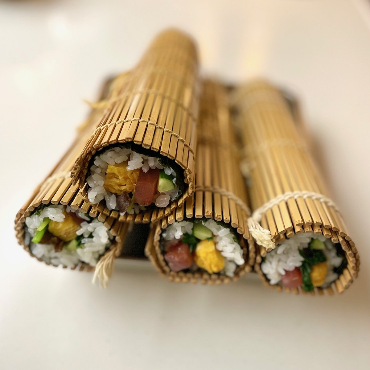 sirogohan_com's tweet image. 家族がそろうのが今日だったので、夕方から恵方巻を作りました。これからいただきます。 
#ごちそうさまチャレンジ 
※1リポストにつき30円が国連WFPに寄付されます！…