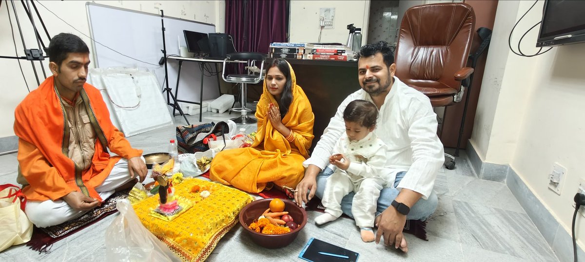 RanKplus's tweet photo. बसंत पंचमी एवं माँ सरस्वती पूजन कि सभी छात्र एवं छात्राओं को हार्दिक बधाई🚩
माँ सरस्वती से यह प्रार्थना करता हूँ कि सभी छात्र एवं छात्राओं अपने जीवन में सफल हों एवं उनका भविष्य उज्जवल हो🚩 Chandan Mlt sir
#rankplus #chandanmlt #basantpanchmi https://t.co/PinAXPn8Sl
