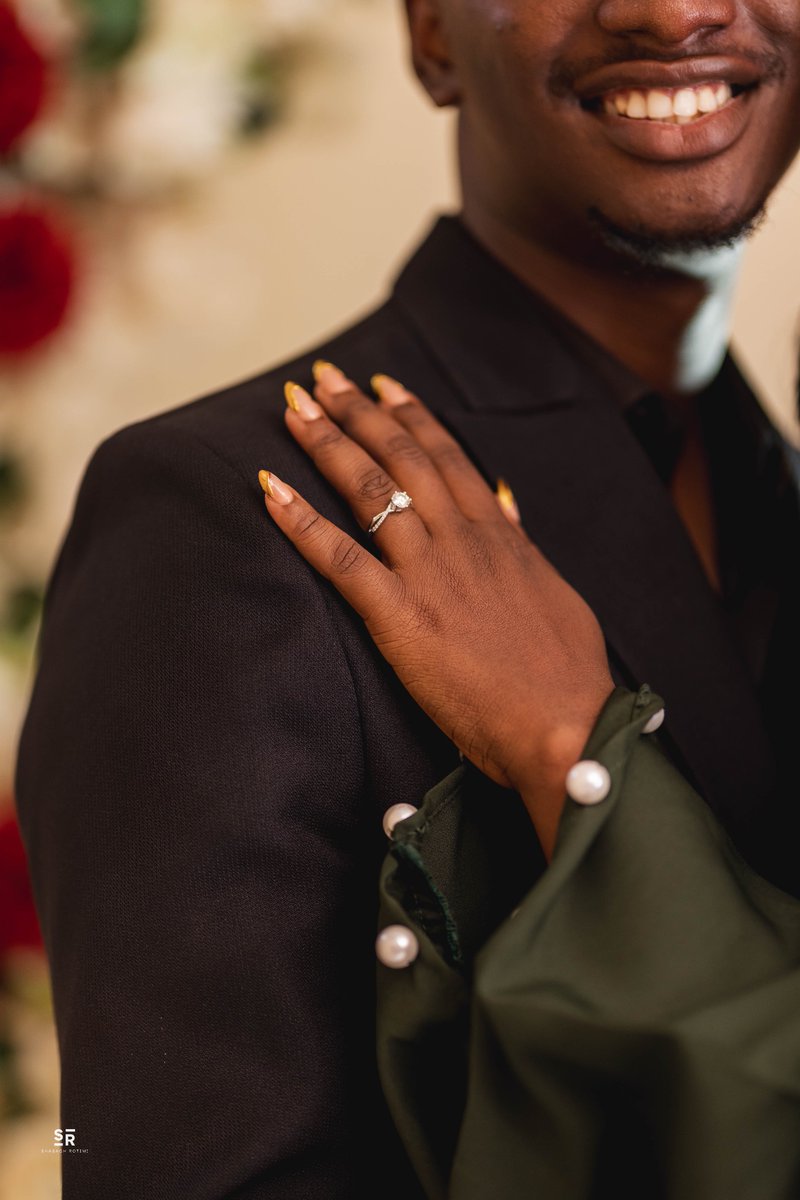 thekunlefelix's tweet photo. Typical: Option 2.

Highly recommend 👍

If a woman can care for other people’s children dearly, and go out of her way to see them progress in the Joy of Faith.. then imagine your future generation in her hands?

I said all of that to say that I’ve been made a happy man. https://t.co/DjIZ2ZytFf