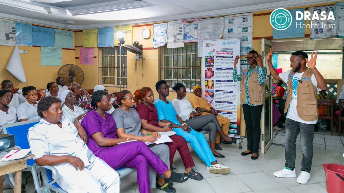 nighealthwatch's tweet image. In Lagos, @drasatrust is empowering communities to detect, report &amp;amp; prevent outbreaks by training the community members to be Health Champions.

How are they doing this? @OladunjoyeBles1 tells #TheWholeStory in this #NHWTorchlightSeries.

A must-read: nhwat.ch/42IAx59