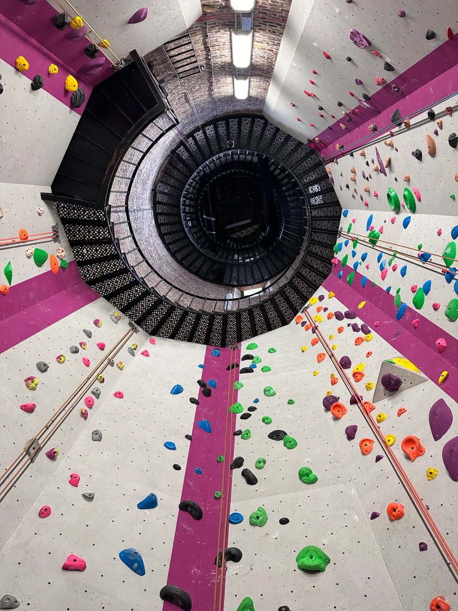vanessqgla's tweet photo. I went to Wall Climbing yesterday on holiday and had a lot of fun https://t.co/ouBimntHBV