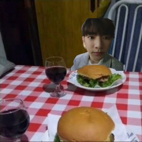 enharollz's tweet image. wakeone has successfully cracked the code for capitalism and over-production, they saw the potential and ran with it knowing how dedicated fans get when groups are temporary. I&apos;ll never get over the 700 different versions of one album. (I&apos;m guilt of overconsumption) #seekinghelp