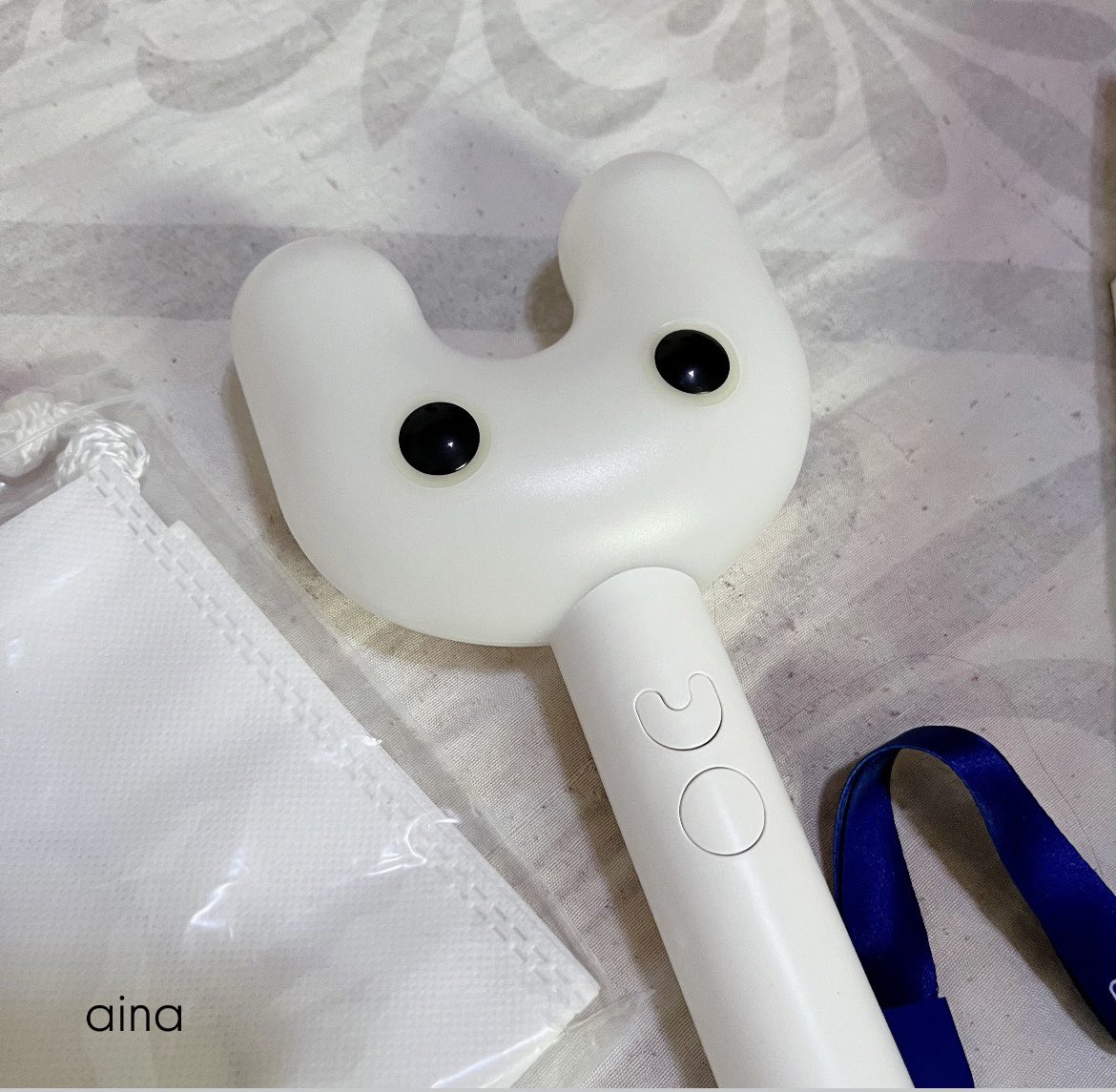 hanni_bee10's tweet photo. wts lfb ph 
New Jeans Lightstick ⭐️

 — ₱2,000
*di ko pag nagagamit* 
Pm 

deliver/meetup: cubao area https://t.co/TDWjeGS9Tu
