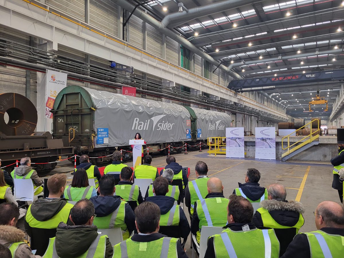 railsider_'s tweet photo. El pasado 22 de enero 2025, tuvimos la satisfacción de asistir a la inauguración del apartadero de la nueva #conexiónferroviaria de nuestro cliente León Coated Solutions en Villadangos del Páramo ( León). https://t.co/Odr3otEocK
