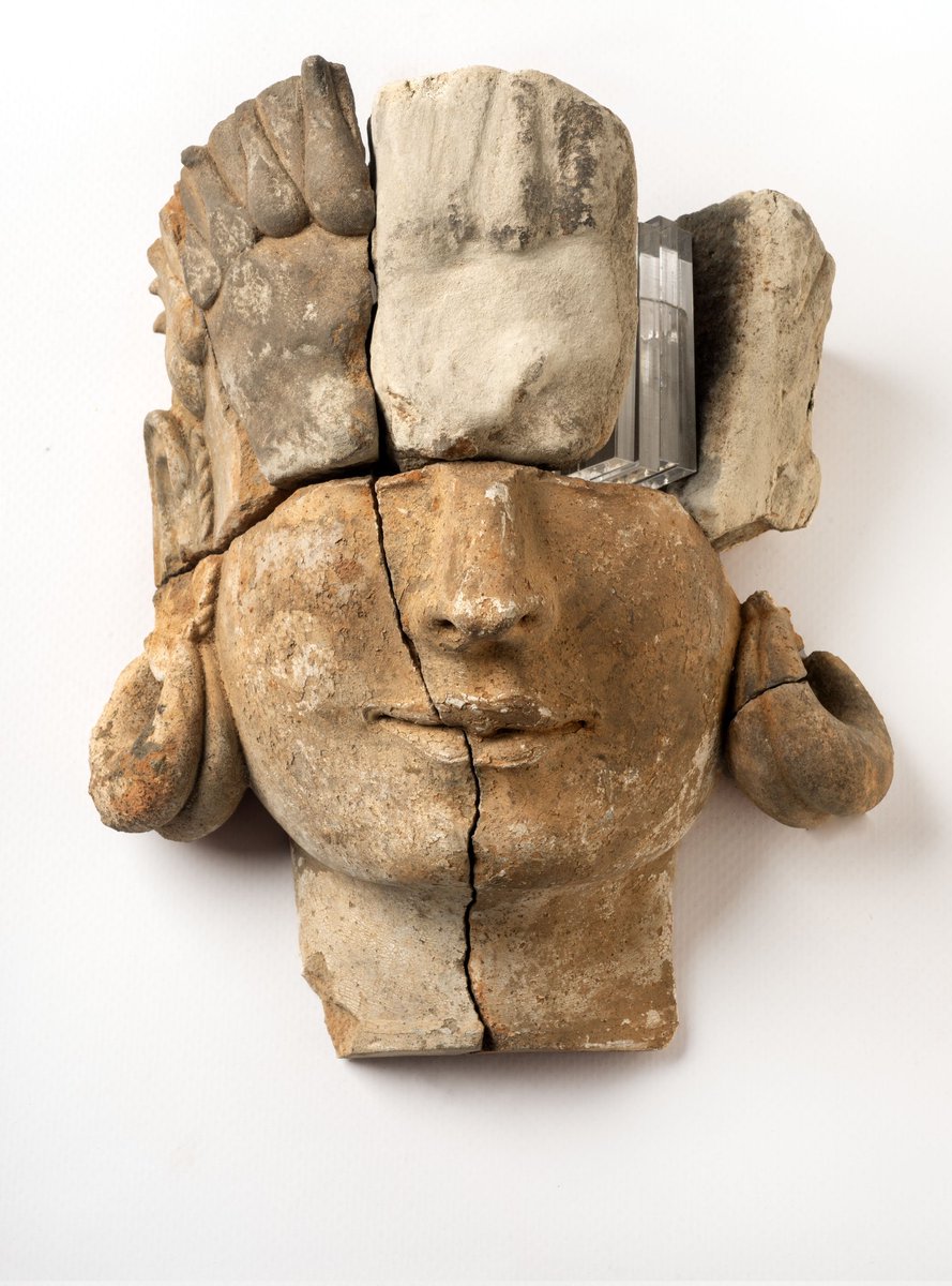 casarecreador's tweet photo. Para entender el pasado, los arqueólogos hacen hablar a las piedras y los historiadores escuchamos las palabras de los muertos, pero para hacerlo bien es necesario que no haya ruido, que nadie nos grite al oído porque quiere generar polémica para ganar visualizaciones por dinero. https://t.co/0IRw3ykrht