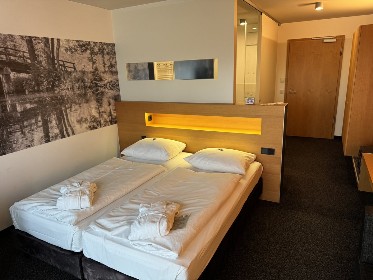 derKavka tweet media