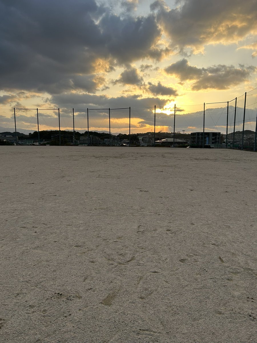 駕与丁公園走ってシーメイトで軽くボール蹴って帰宅
明日から天気悪そうやけん今のうちに⚽️