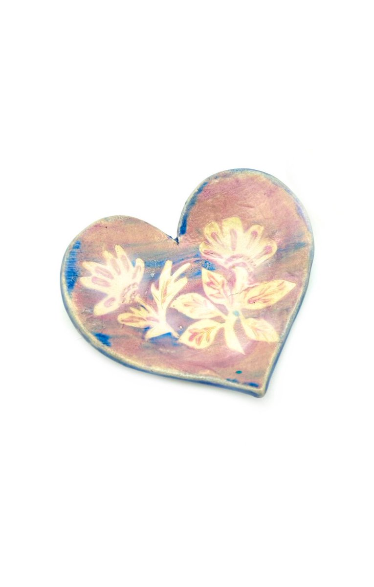 ZenCatPottery's tweet image. These Heart-shaped dishes are perfect for holding rings, tea bags, wet spoons, coins, and much more.  tinyurl.com/mrmbfrtx
#spoonrest #coindish #teabagrest #heartdish #valentinesday2025 #ValentinesDayGifts #ValentinesGift #ValentinesGifts #ceramicheart