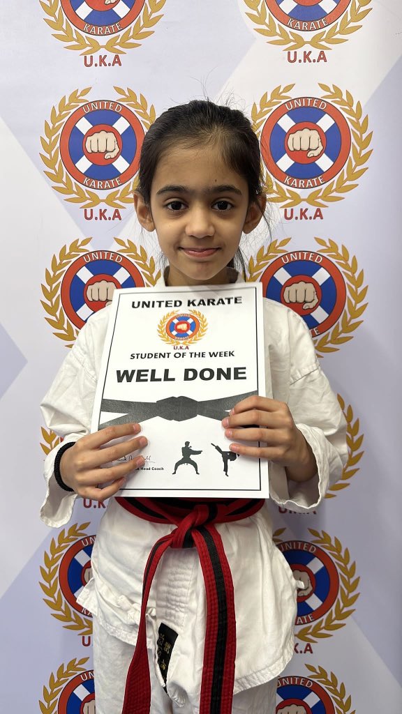 UnitedKarate's tweet photo. Well done students of the week crossmyloof club 👏 👍 👌 🙌 https://t.co/UtmFJbI5dV