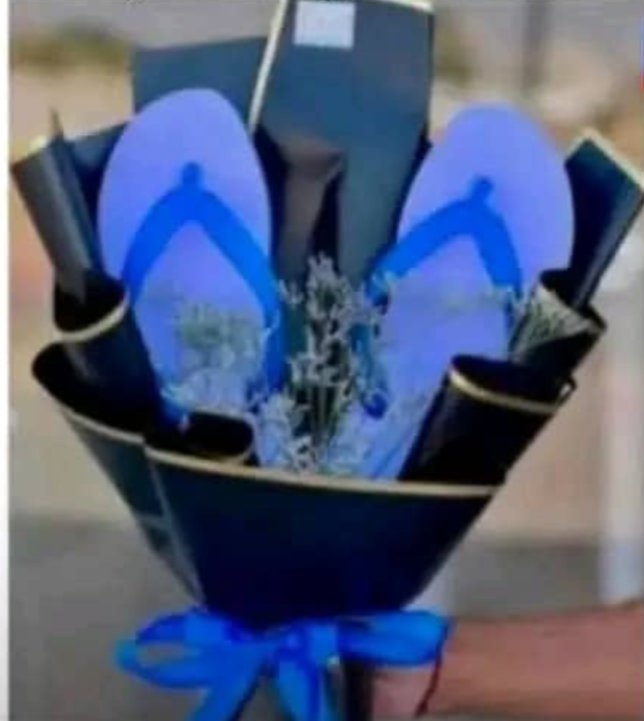 Wanaouza zawadi za valentine wamekuwa wengi kuliko Wanaopendanaa!!!.

😂😂