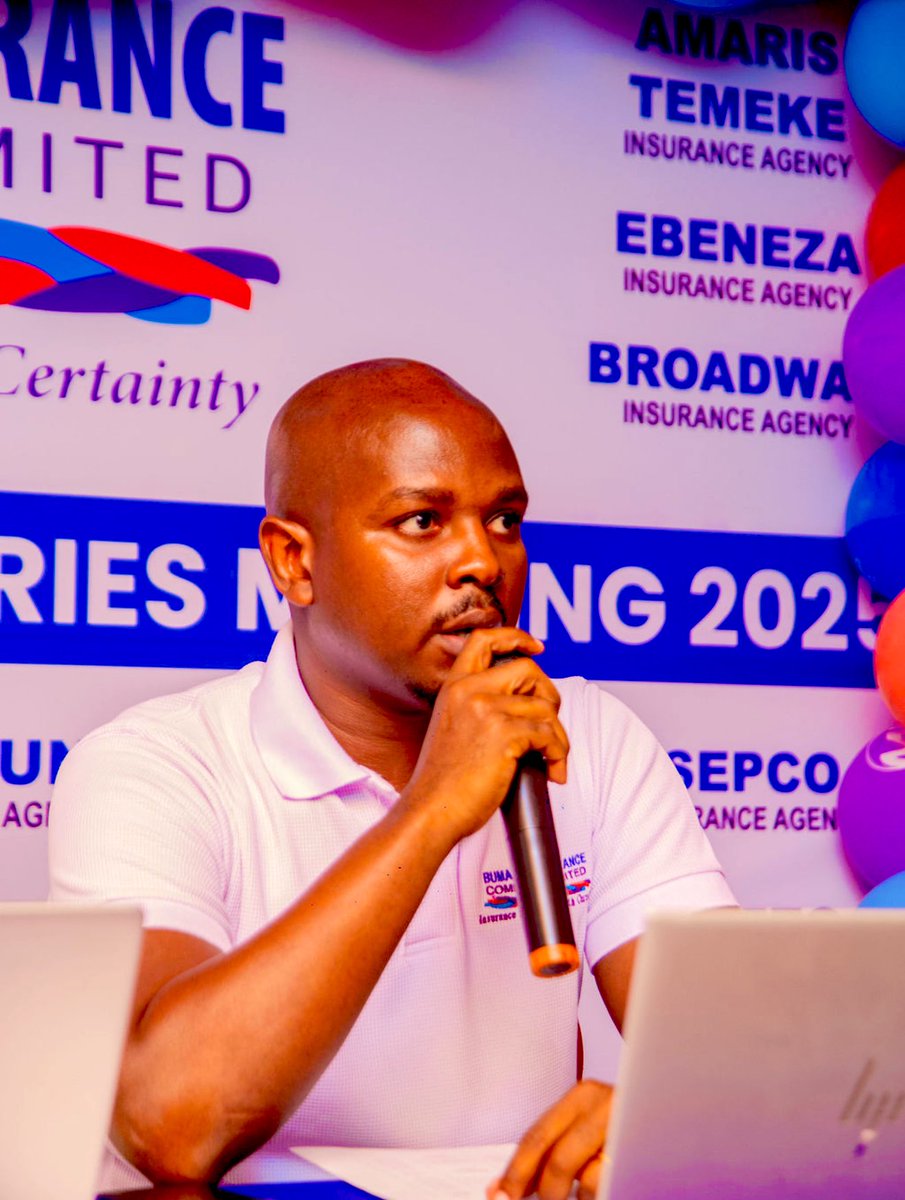 BumacoInsurance's tweet photo. Meneja Tawi Bumaco Insurance Garden Avenue, Bw. Evarist Nicodemus Akimpongeza Wakala Katika Hafla ya Kuwapongeza Na Kuwashukuru Mawakala Wetu Jijini Dar es Salaam #insurancetz #bumacoinsurance https://t.co/gD5Mxfg3Oq