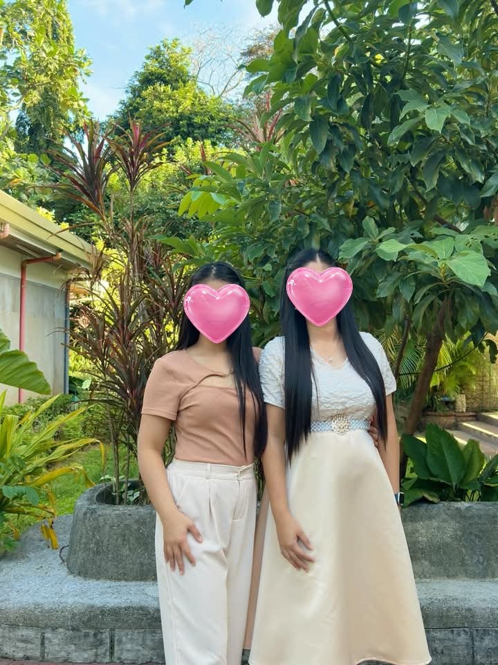 พี่B ครูสาวนครศรี วัย40+ทักมาคุยกับแฟนผมได้1ปี รู้สึกเบื่อหน่ายSexกับสามี ที่จืดชืด พอผมกับแฟนมีโอกาส เลยนัดเจอกันทั้งคู่ นั่งคุยร้านอาหารทำความคุ้นเคยกันก่อนไปเปิดโรงแรม เจอผมช่วยเล้าโลมพี่Bไป พี่ผู้ชายถึงกับแข็งสู้ บุกเข้าทำพี่Bได้แบบหื่นสุดๆและพี่Bก็ค้นพบแล้วว่านี่คือทางที่ชอบ