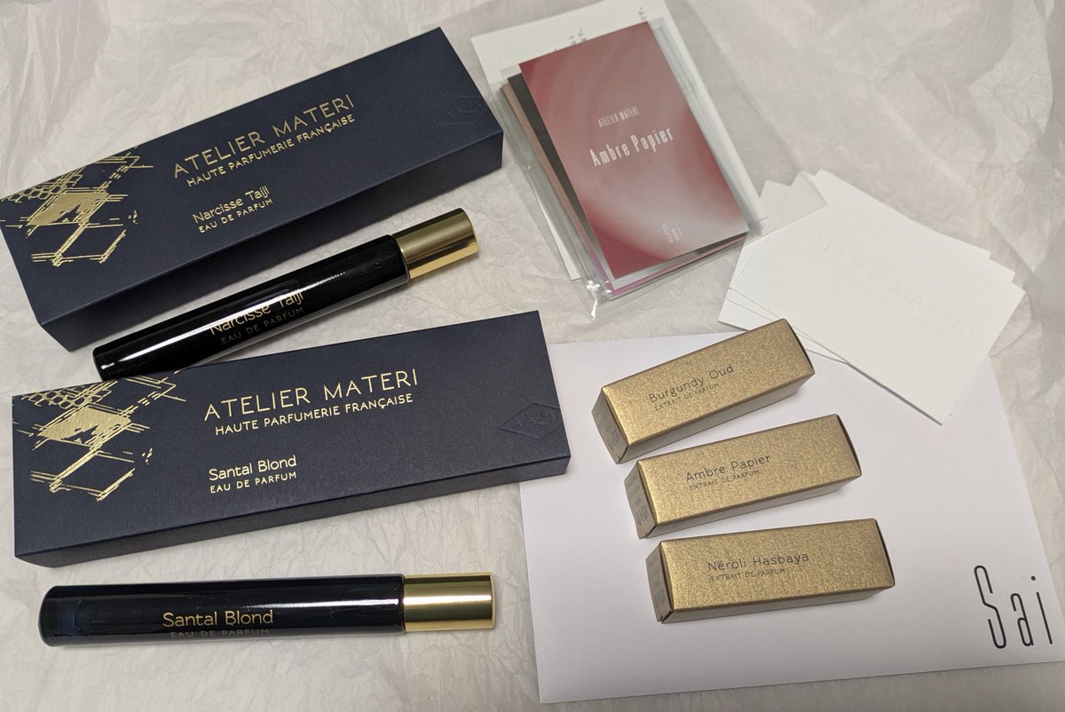 今日の香水はこの中から重い腰を上げやっと手に入れたナルシスタイジを