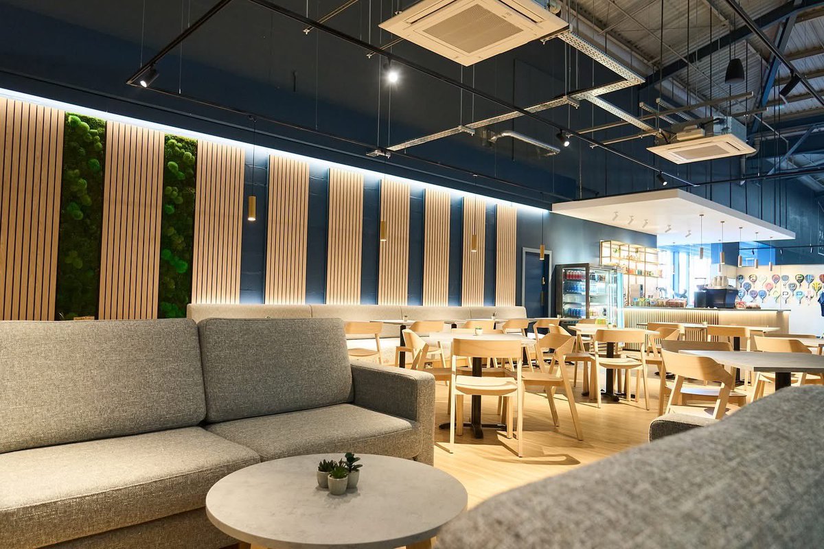 ThePadelClub's tweet photo. The Clubhouse. 

Your new spot to Relax, WFH &amp; Socialise pre or post game. 

#padel #padeladdict #padelinsta #sport #padelplayer #padelclub #manchester #cheshire #wilmslow #socialsports #womeninsport #wellbeing #padelvideos #gloucester #gloucesterquays https://t.co/1SGu7TTLJi