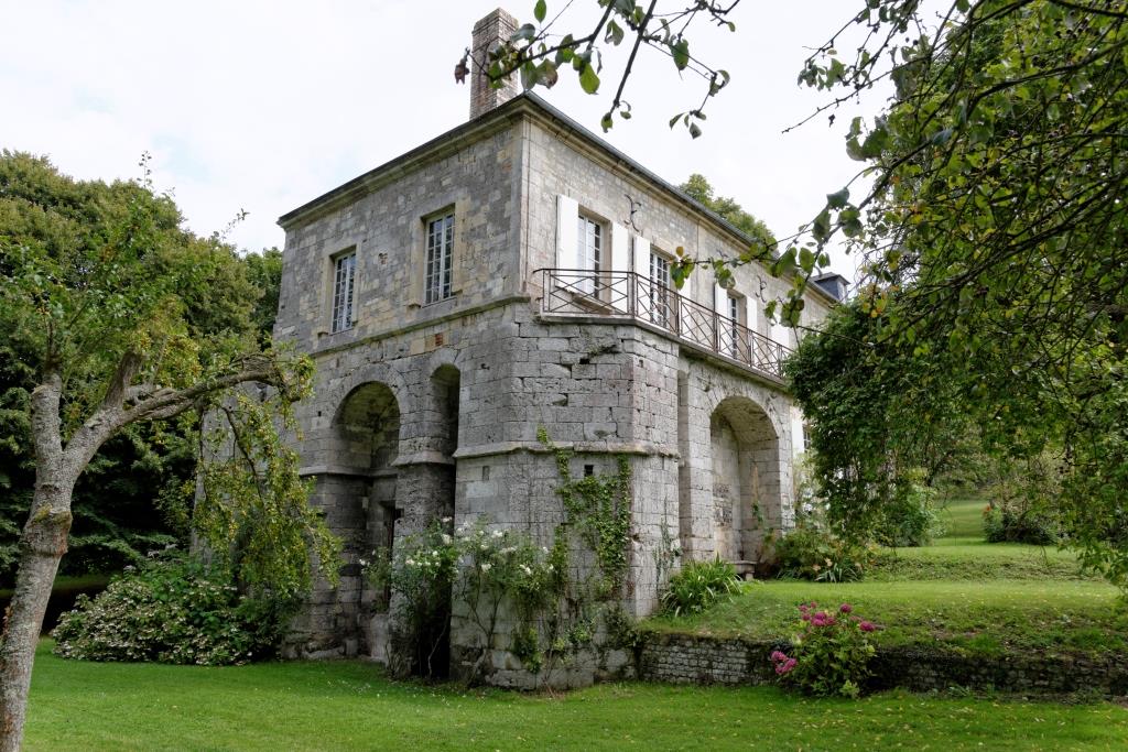Abbayes de Normandie tweet media