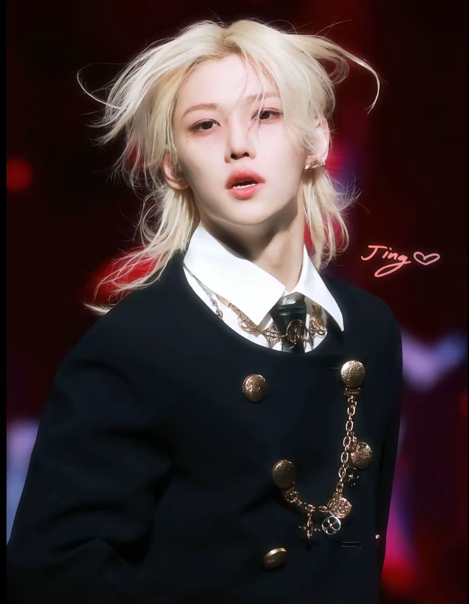 Bbokk_lix's tweet photo. 금발이든 흑발이든 마법소년 용복이는 계속되는거야 https://t.co/gbDfbJEU6b