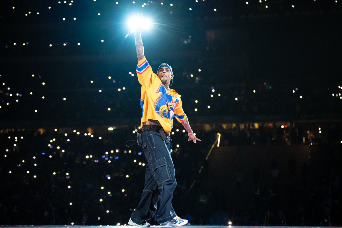 BigConcerts's tweet photo. #Congrats @chrisbrown 
🥂
You deserve it! 
🥂
#chrisbrowngrammy https://t.co/OSfrmxqSXQ
