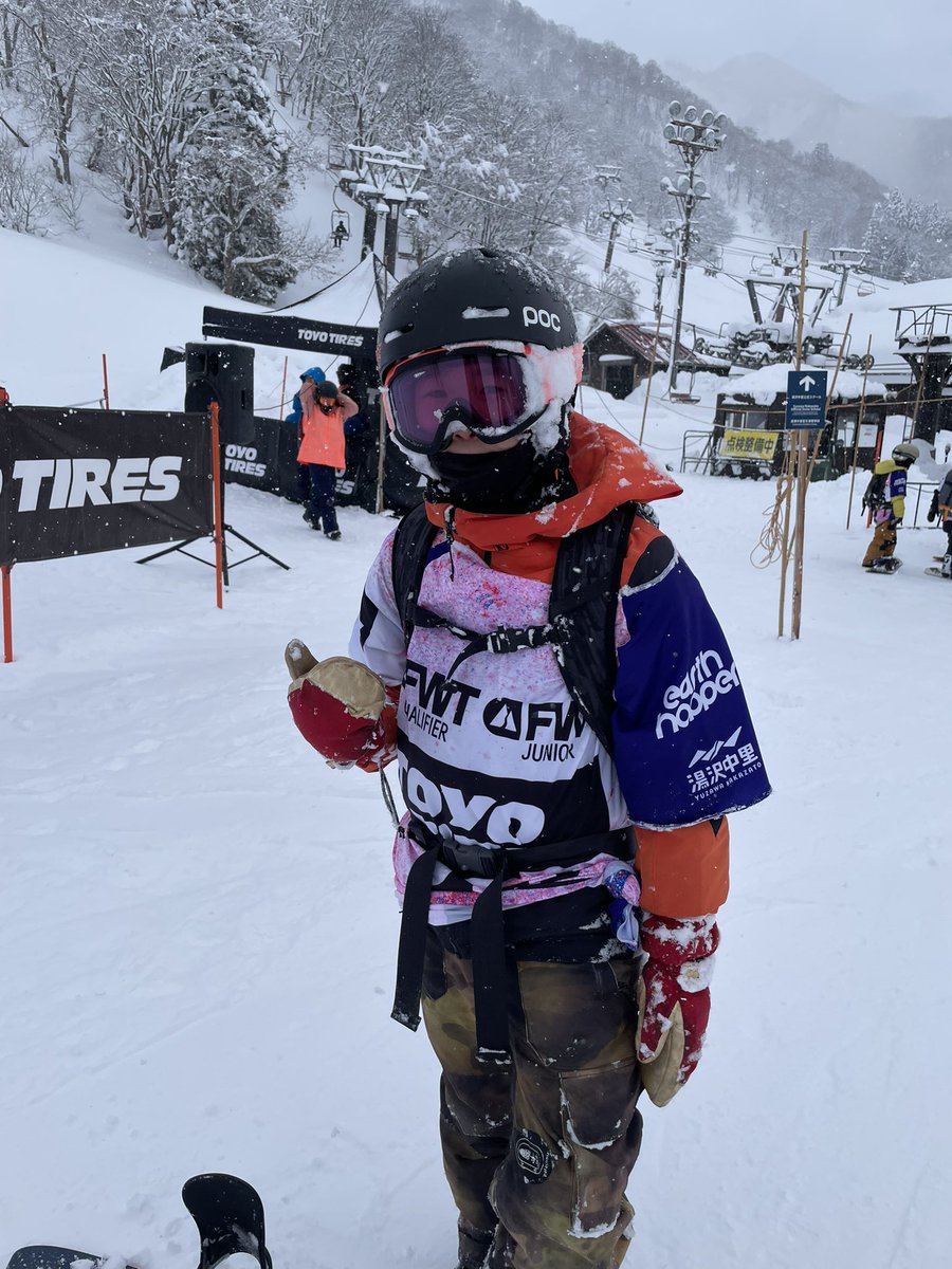 clalalarin's tweet photo. 前半攻めて2回飛んでなかなかのスピードでゴール❗️
リザルト4位だったけどまだまだ先は長いから❗️
#Toyotires#11歳の冬#ニセコからの刺客 https://t.co/WKER7NTtag