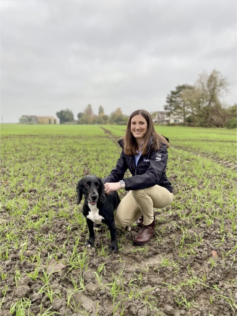 📷🐕Enter our photo competition for a chance to win £500 of Amazon vouchers!

Calling UK arable farmers and arable crop agronomists!

AXIAL® Pro has been your trusted partner in battling grass weeds for years.

Now we want to celebrate another faithful farm companion – your dogs!