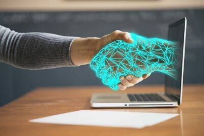 🤖 « il faut exercer son esprit critique, ne pas se laisser convaincre par la forme, toujours belle et polie »
🧐 Antoine Carrière, ex Google et fondateur de TalimAI, a testé et prompté Claude.
Retour d'expérience sur Centre Inffo
lien.il-di.com/42BgtBy