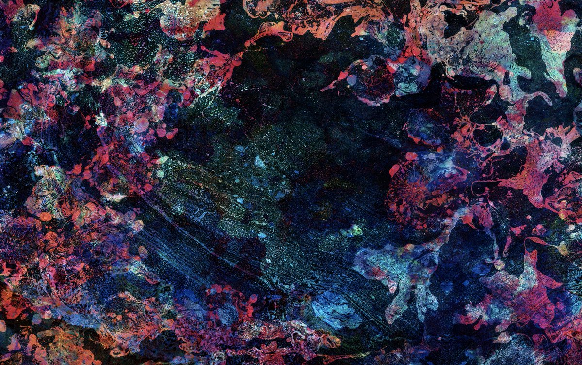 #ShowsToSee | Water is Coming

Swiss artist Maya Rochat presents an immersive installation about water.

The artist projects footage taken whilst submerged in seas and rivers onto canvas, surrounding visitors with abstract images. 

<a href="/PhotoElysee/">Photo Elysée</a> until 23 February: