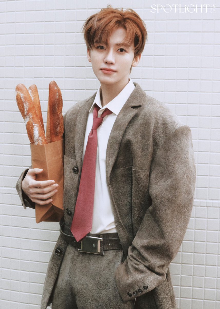 lessencestudios's tweet photo. Jaemin of NCT DREAM looks handsome as the cover star for the February 2025 issue of SPOTLiGHT Magazine.

#재민 #JAEMIN #NCT #JAEMINxSPOTLiGHT https://t.co/jhMO8AvUwM