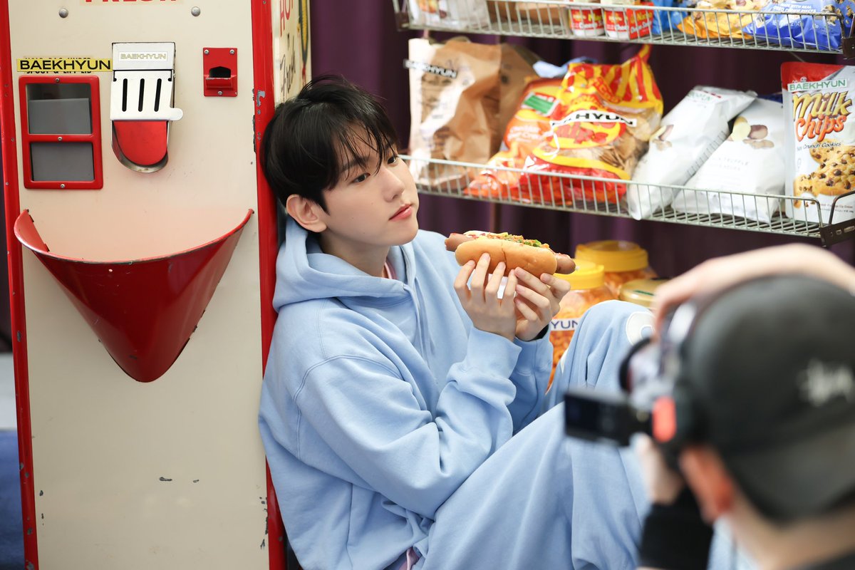 knockknock0408's tweet photo. BAEKHYUN https://t.co/Rp2F7o3fIs