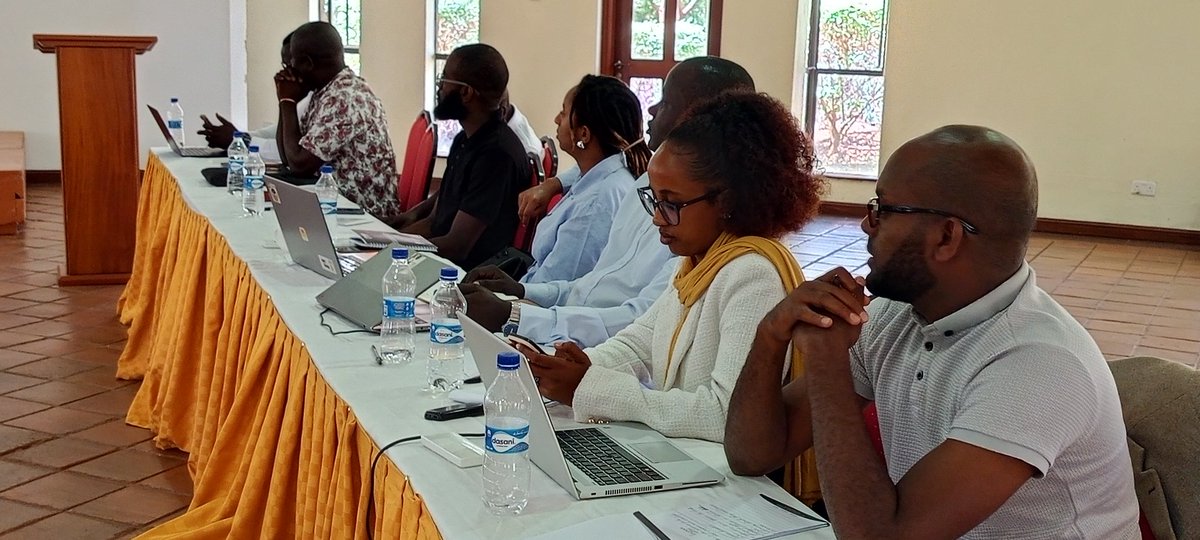 #WeAreVCA, Outcome harvesting is crucial for identifying,analyzing,and verifying changes resulting from project interventions. It helps assess resilience, informs adaptive strategies and ensures sustainable impact by documenting successes, challenges, and lessons learned