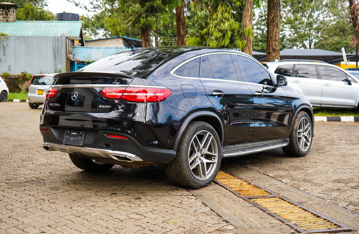DriversMartKe's tweet photo. GLEs are slowly becoming among the most popular luxury SUVs, and if you've been thinking of owning one, we've got the perfect unit for you. It's a 2016 GLE 350D 4Matic with a 3.0-liter (3000 CC) turbodiesel V6 paired with a 9-speed automatic transmission.

Price: KES 7,800,000 https://t.co/9O2VrooPxm
