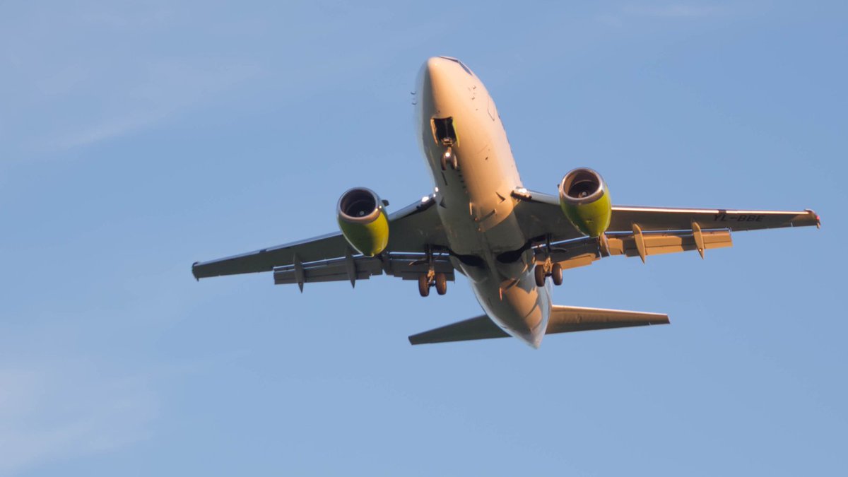 KPgovLV's tweet photo. Vai Konkurences padomei (@KPgovLV) ir jāvērtē @airBaltic un @lufthansa darījums? Šobrīd pieejamā informācija norāda, ka darījuma rezultātā vienpersonisku izšķirošu ietekmi pār airBaltic saglabās 🇱🇻 Latvija, tādējādi darījumam nav nepieciešama KP atļauja. https://t.co/vJx2mVdRJB https://t.co/XXWDgCkwqQ
