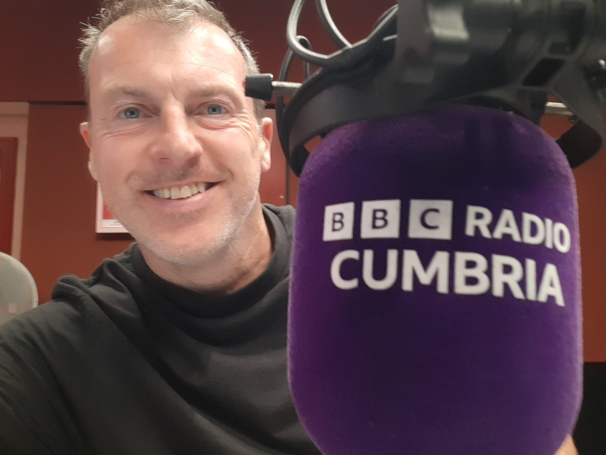 AndrewNoble16's tweet photo. It's @Mike_Zeller1 's #HighFive 

@BBC_Cumbria 
I sail the world and the seven seas... 

Mediterranean sea
Atlantic ocean 

#famousnames 
I used to work beside someone called Michael Parkinson  

📻🎶🎵🎶🎶🎶🎶 https://t.co/ZEd4qLZv2s