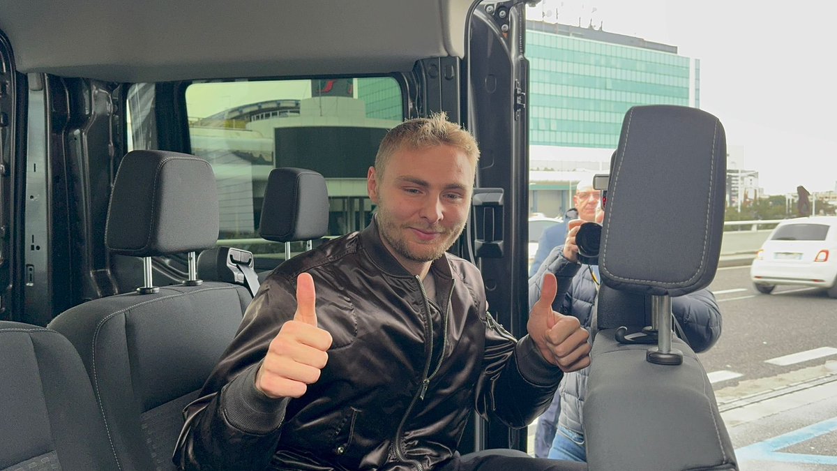 Victor #Nelsson è un’operazione alla Angeliño, può essere un prestito secco fino a giugno o un buon riscatto per la Roma a costi mantenuti. 

È sbarcato, ora le visite e la firma. 

Tutto sul <a href="/CorSport/">Corriere dello Sport</a>