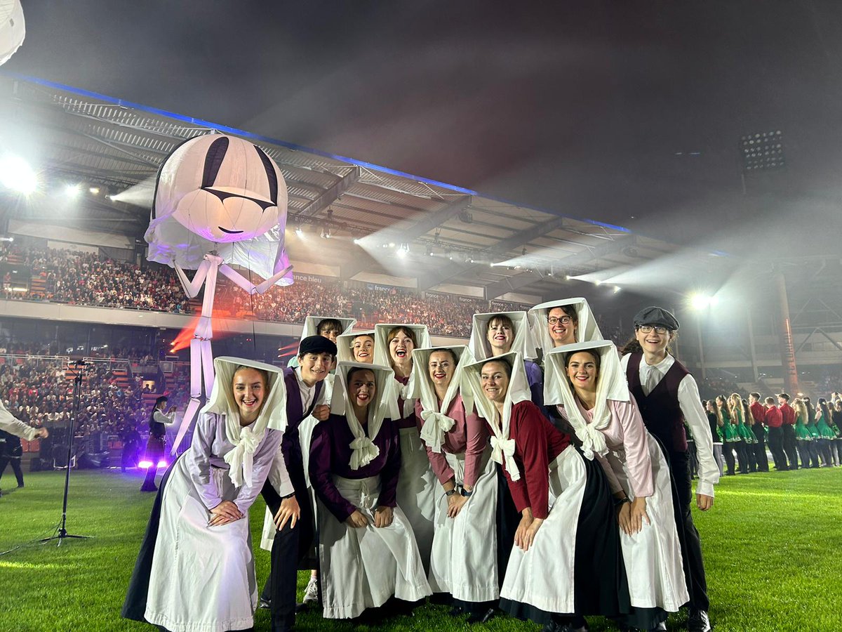 Cornish dance and music group Kekezza perform traditional dances to old Cornish folk songs, promoting and preserving Cornish culture on the way! 
Check out their Instagram @kekezzakernow 
#saykernewek
Photos: Lowenna Hosken/Kekezza