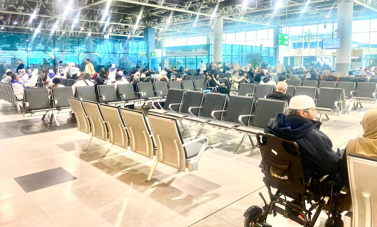Cairo International Airport tweet media