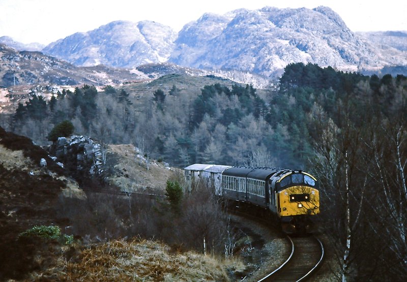74frankfurt's tweet image. Fort William to Mallaig service north of Glenfinnan in April 1987. Pic: Curly42