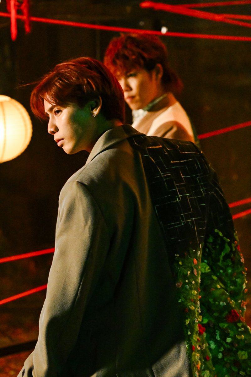 therampagefext's tweet photo. THE RAMPAGE
『蜘蛛の糸』

MUSIC VIDEO
BEHIND📸🕸️
#神谷健太 #KENTA 
#吉野北人 #HOKUTO @hokuto_asi 

🎥https://t.co/9kW1c9UIXj
🎧https://t.co/GxAYmSn0ZK

#THERAMPAGE
#蜘蛛の糸 https://t.co/gopgKqvuRZ