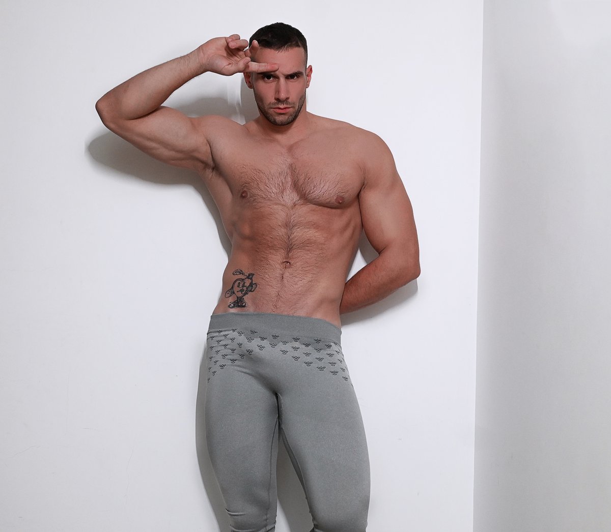 salute with <a href="/onlyvu92/">Onlyvu92</a>