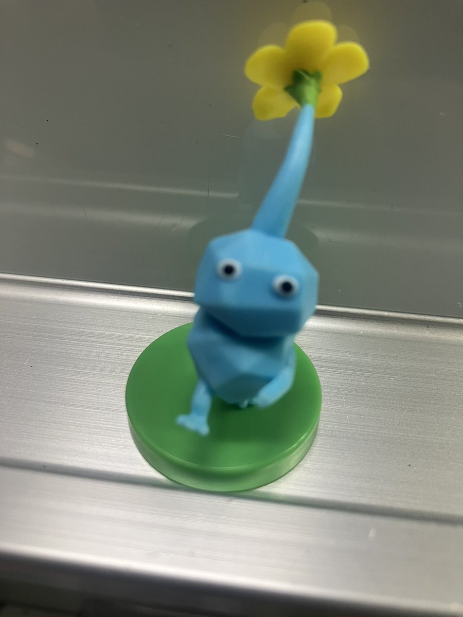 "(∩&gt;ω&lt;∩)"