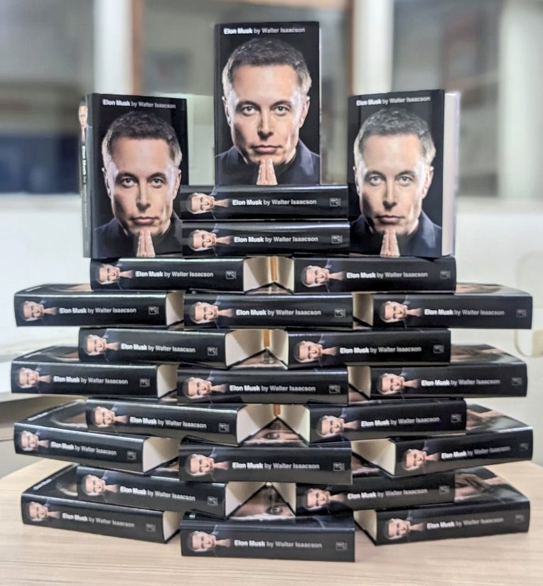 PadhegaIndia_'s tweet photo. #VasantPanchamiWithPI 💛
Flat 50% Discount.
Presenting the critically acclaimed & a much talked about biography: Elon Musk (@elonmusk) by Walter Isaacson (@WalterIsaacson).
#BuyFromPI #PIRecommends
Order 👉https://t.co/ZOvHXWS442 https://t.co/kSH7avW3Sb