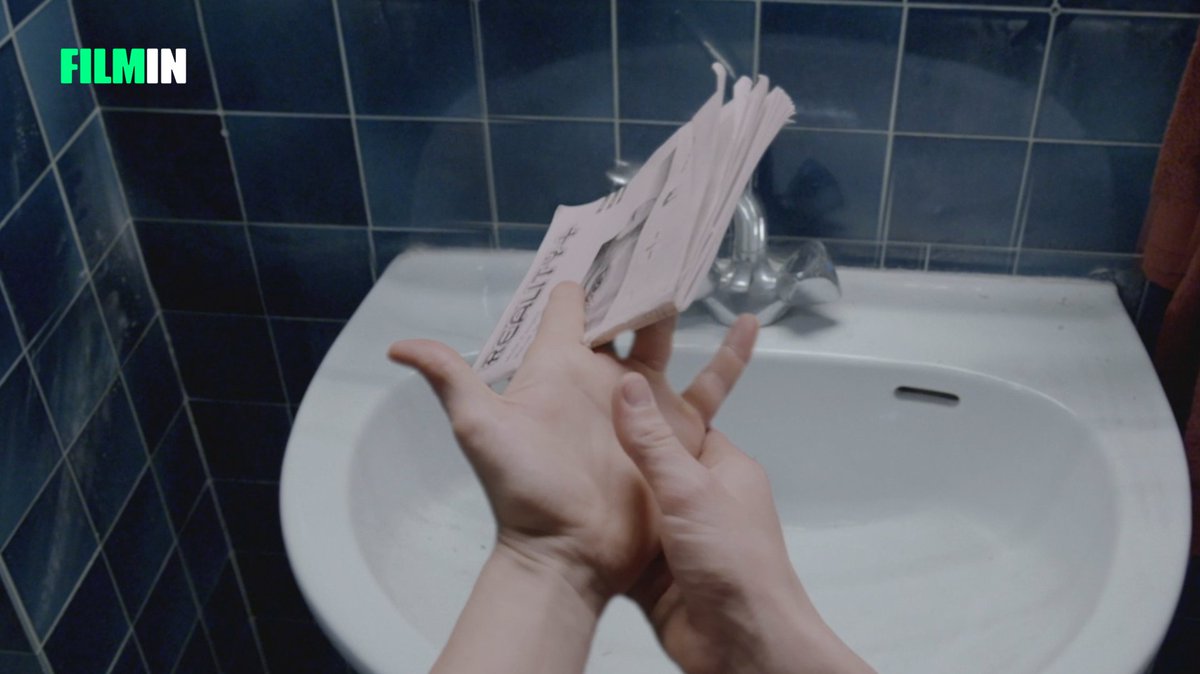 Filmin's tweet photo. Y cerramos este hilo con lo que fue la semilla de “La sustancia”:“Reality +”.

El corto que dirigió Coralie Fargeat 10 años antes y que ya trataba temas como la obsesión por la belleza y la perfección. https://t.co/t84t4tTmME