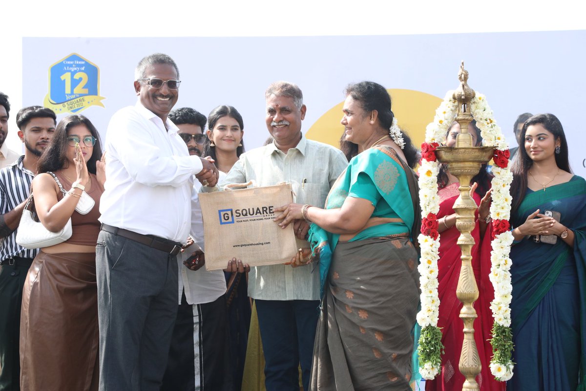 Actress <a href="/mirnaliniravi/">mirnalini</a> inaugurated the #GSquareRegalPark housing land scheme, with the 50% lowest price and world-class amenities at Vandalur, 5 minutes from Tambaram.

#GSquareHousing #GSquare #Vandalur #Chennai #RailwayStation #Kilambakkam #Tambaram #ChennaiAirport