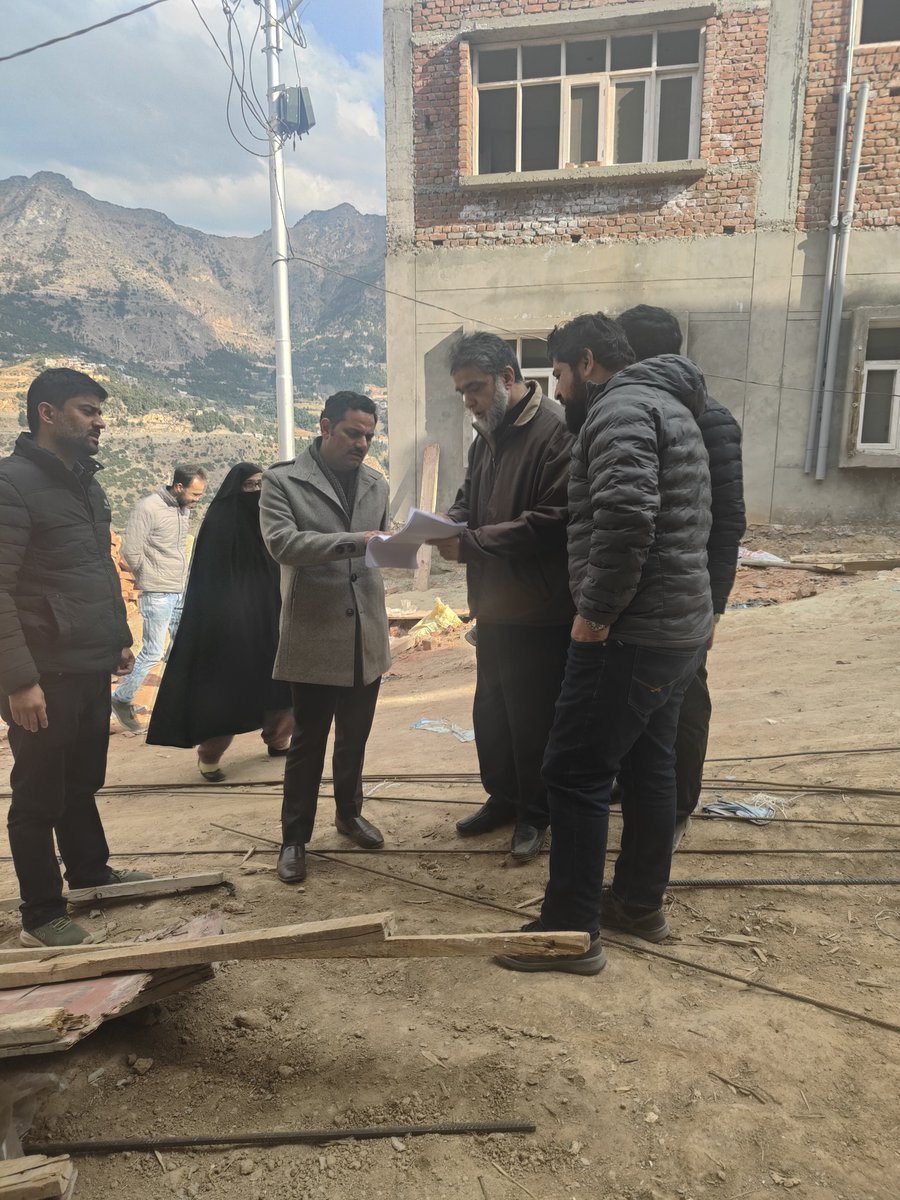 directorskilljk's tweet photo. Director, Skill Development, J&amp;K visited Government Polytechnic, Kishtwar, Doda and Government ITI Doda on 31.01.2025 to review the functioning &amp; ongoing civil works of the Institutes and issued instructions to the Executive Agencies for completion of the work at an earliest. https://t.co/odZG5mPTmx