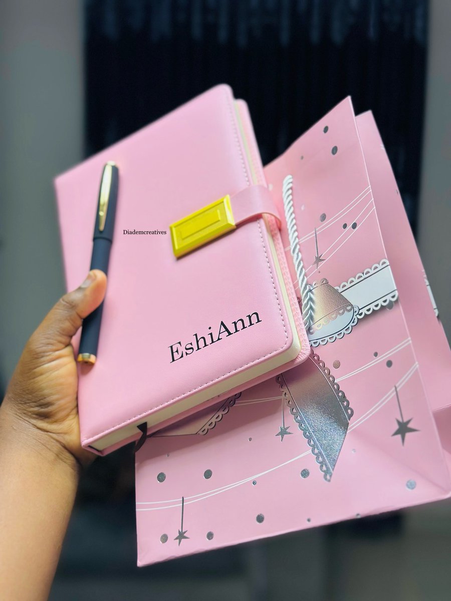 OlajesuLAYOmiii's tweet photo. Let’s assume we’re giving out 14 journals to SINGLE people as Valentine’s gifts….

What color do you prefer, and why should we pick you? 🌝 https://t.co/YtnSoL1bzE