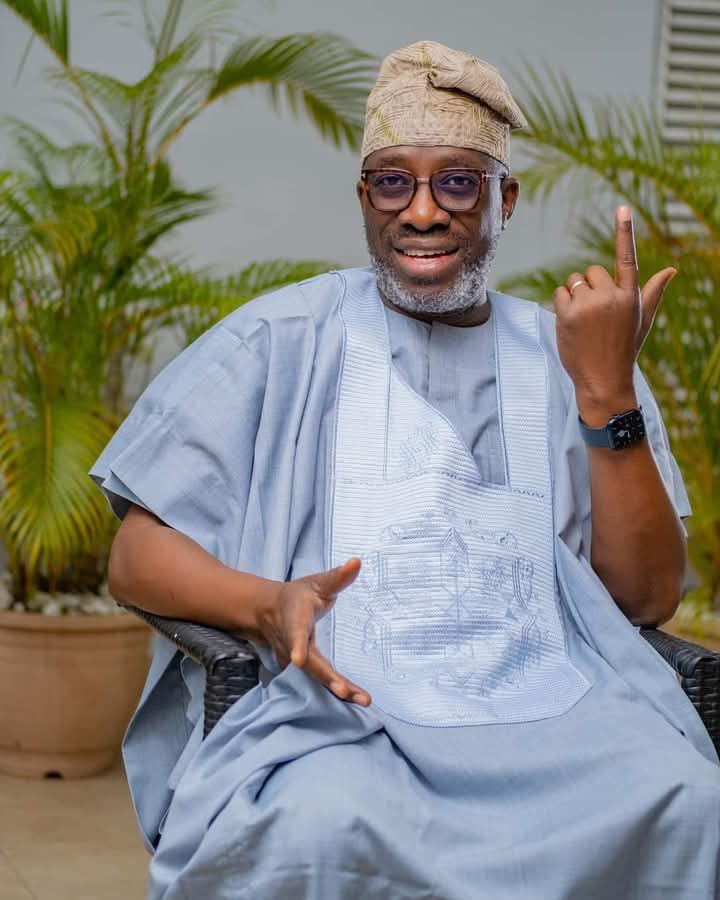 Hon. (Dr) Oladipupo Adebutu tweet media