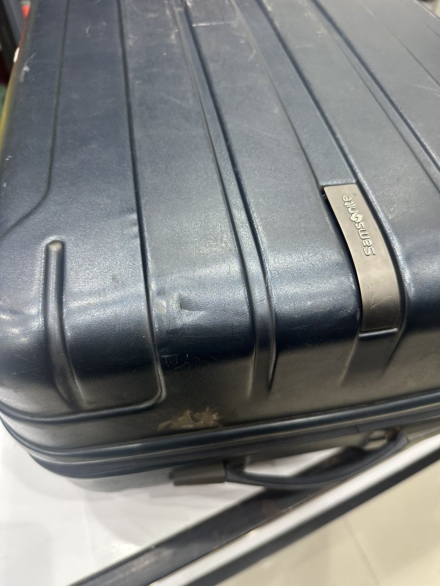 akashmathran22's tweet photo. @DrDatta_AIIMS Look at the condition of luggage. Handles broken, crack on the luggage body. They offered 2k per bag. Now Samsonite says the same handle not available and the suitcases cannot be repaired. Don’t know what to do with these now https://t.co/UP8KDMBoXF