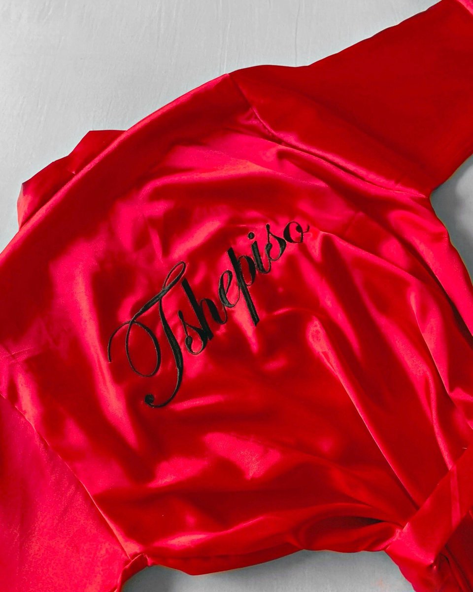 slazy_za's tweet photo. V SPECIAL🌹

1. Buy a robe (R380) and get free front personalisation
OR
Buy a robe (R380) +bonnet (R200) and get free back personalisation 

2. Buy a set of PJs (R500) and get free personalisation 
OR
Buy a set of PJs (R500) +bonnet (R170) and get free personalisation
#GirlTalkZA https://t.co/wsaEu3EjaE