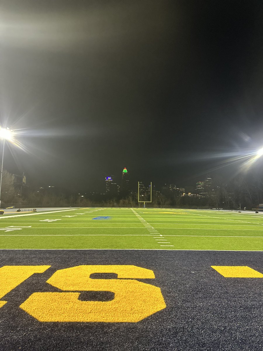 Work Day

#Goldenbullspride | #EVERYTH1NGEVERYDAY