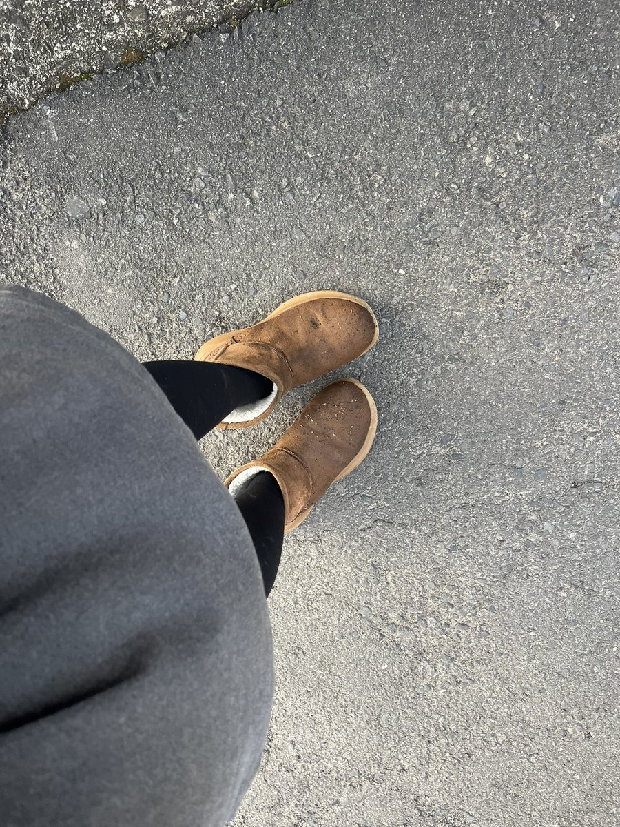 靴買いなさいとイケメンのお兄さんに3000円いただきました。今日は60番。雪積もってた