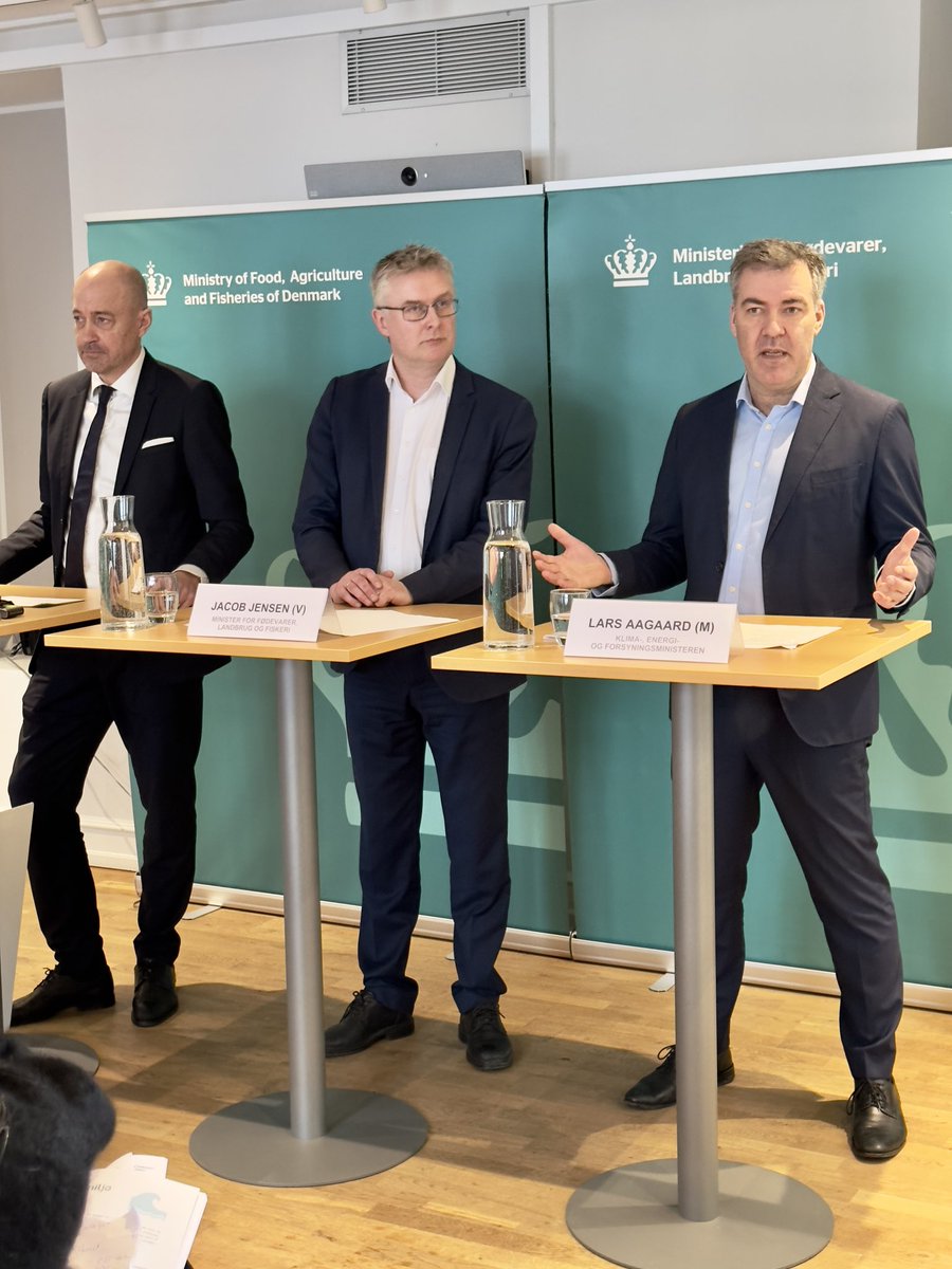 Nu giver vi ilt til det blå Danmarkskort. Livet under havoverfladen er blevet forsømt og skal genoplives. Og vi skal tage ansvar, så dansk fiskeri har en fremtid. Vi skal kunne købe gode danske spætter og torsk. Og fiskeriet spiller en stor rolle lokalt rundt i Danmark. Det skal