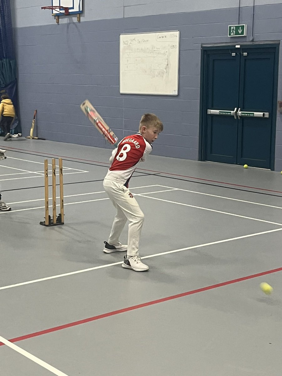 WinchmoreHillCC's tweet photo. Some great skills from our Under 11 group at Junior Training yesterday 

#strengthindepth
#nextgeneration
#london
#cricket
#bangthedrum https://t.co/PxZCmyyBqI